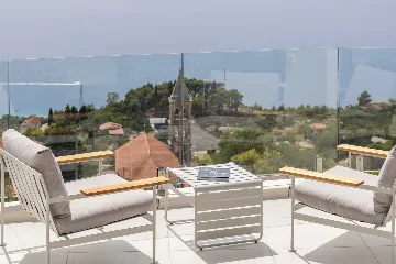 Spacious Villa Retreat with 4 Bedrooms in Podgora