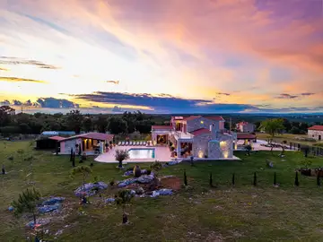 Spacious 4-Bedroom Villa Escape in Barban