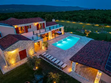 Spacious 4-Bedroom Villa Escape in Barban