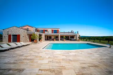 Spacious 4-Bedroom Villa Escape in Barban