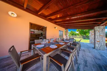 Spacious 4-Bedroom Villa Escape in Barban