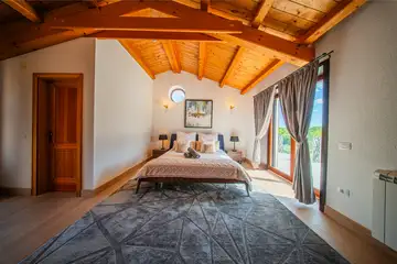 Spacious 4-Bedroom Villa Escape in Barban