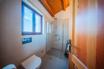 Spacious 4-Bedroom Villa Escape in Barban