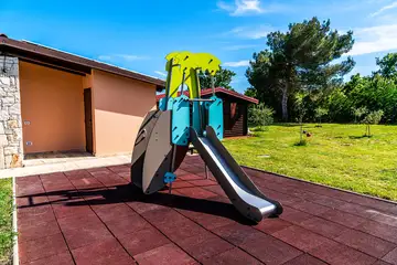 Spacious 4-Bedroom Villa Escape in Barban