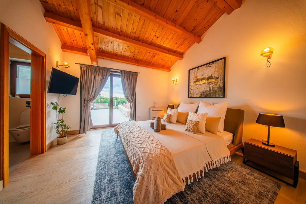 Spacious 4-Bedroom Villa Escape in Barban