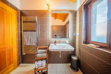 Spacious 4-Bedroom Villa Escape in Barban