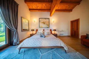 Spacious 4-Bedroom Villa Escape in Barban