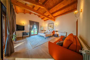 Spacious 4-Bedroom Villa Escape in Barban