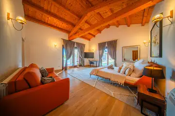 Spacious 4-Bedroom Villa Escape in Barban