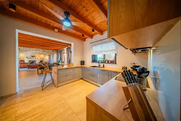 Spacious 4-Bedroom Villa Escape in Barban