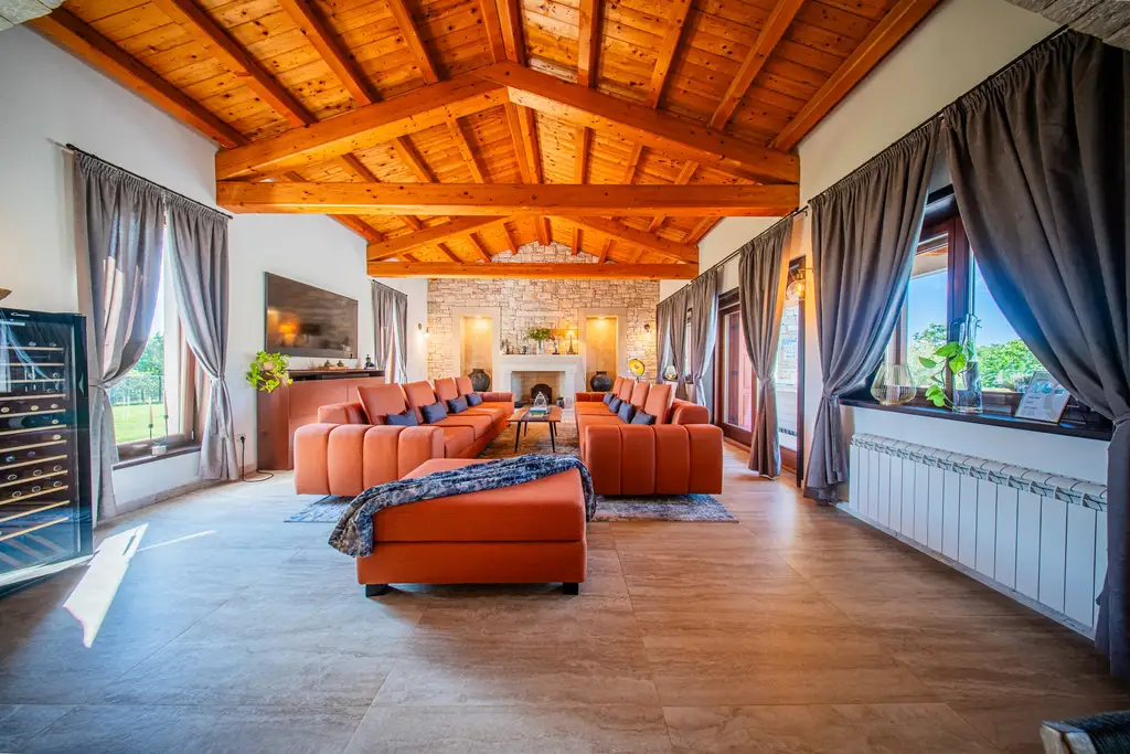 Spacious 4-Bedroom Villa Escape in Barban
