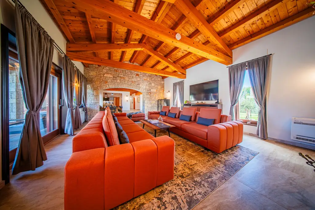 Spacious 4-Bedroom Villa Escape in Barban