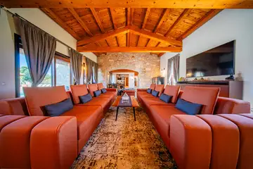 Spacious 4-Bedroom Villa Escape in Barban