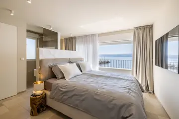 Beachfront Villa with Pool in Duće