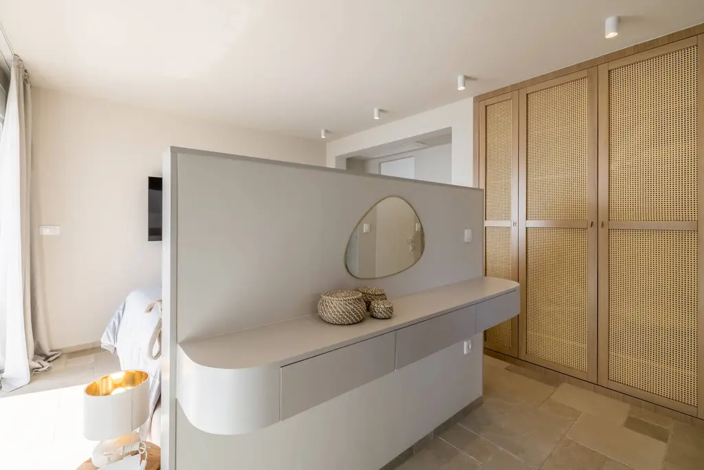 Beachfront Villa with Pool in Duće