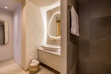 Beachfront Villa with Pool in Duće