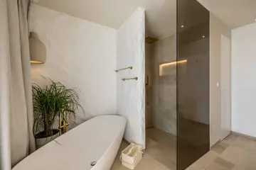 Beachfront Villa with Pool in Duće