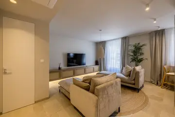 Beachfront Villa with Pool in Duće