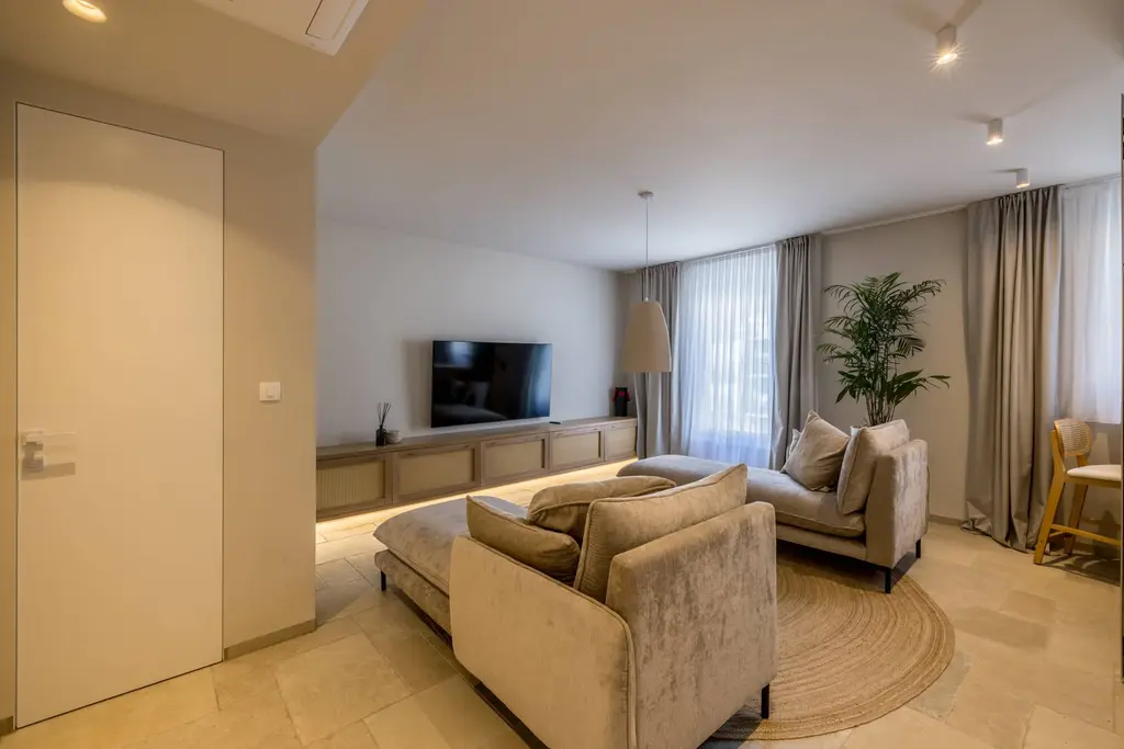 Beachfront Villa with Pool in Duće