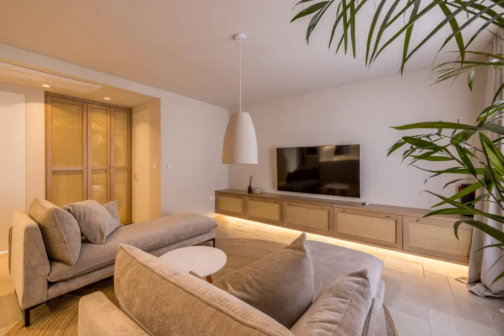 Beachfront Villa with Pool in Duće