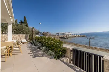 Beachfront Villa with Pool in Duće