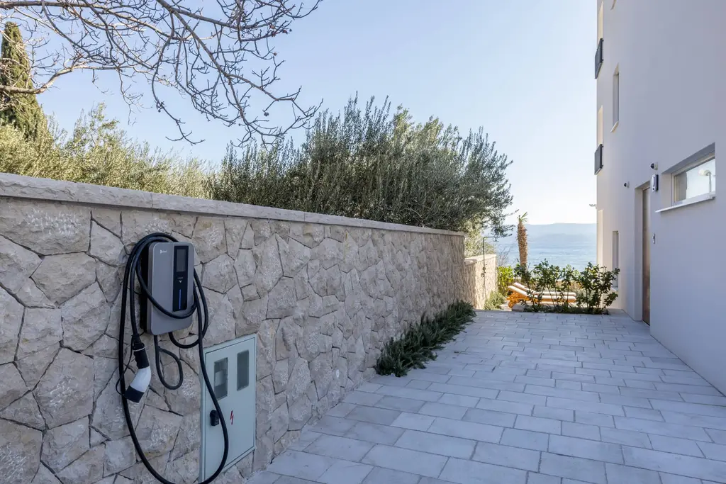 Beachfront Villa with Pool in Duće
