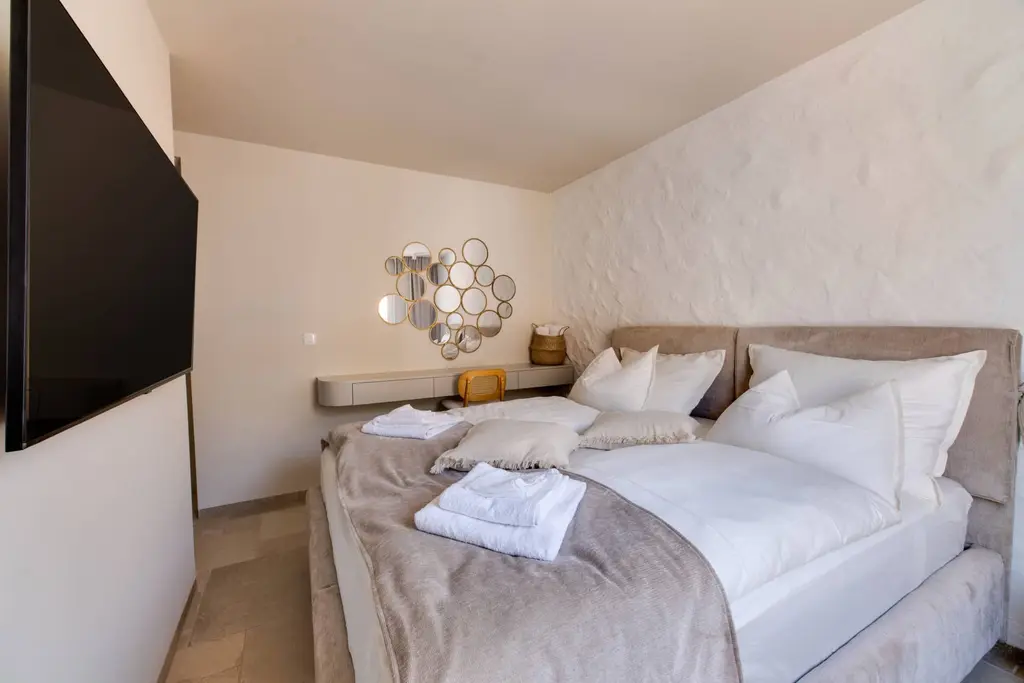 Beachfront Villa with Pool in Duće
