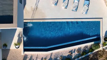 Spacious Family Villa with Private Yard in Žedno