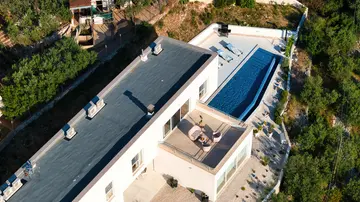 Spacious Family Villa with Private Yard in Žedno