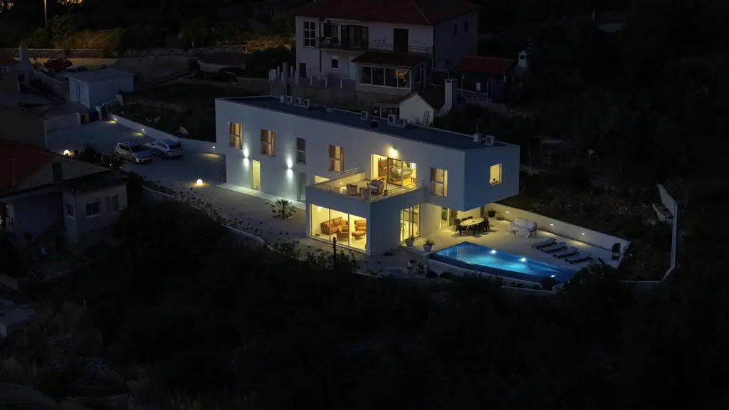 Spacious Family Villa with Private Yard in Žedno