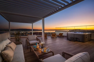 Modern Villa with Heated Pool and Rooftop Jacuzzi, Split