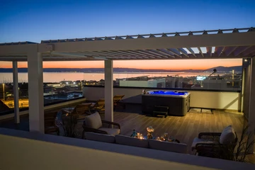 Modern Villa with Heated Pool and Rooftop Jacuzzi, Split