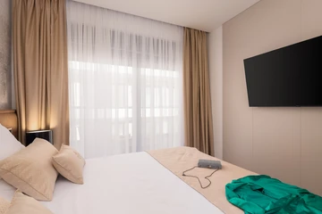 Modern Villa with Heated Pool and Sea View, Kaštel Sućurac