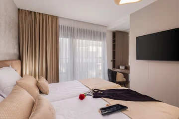 Modern Villa with Heated Pool and Sea View, Kaštel Sućurac