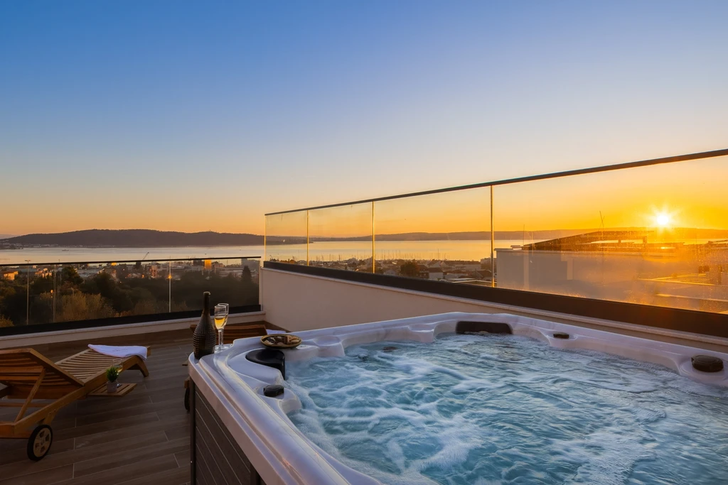 Modern Villa with Heated Pool and Sea View in Kaštel Sućurac