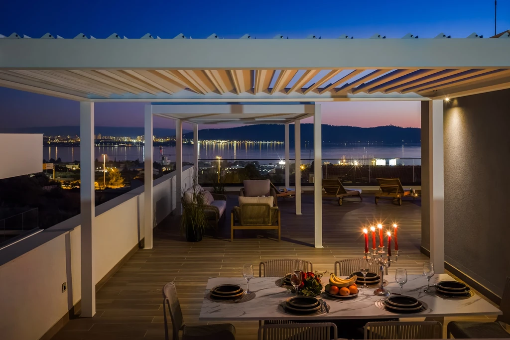 Modern Villa with Heated Pool and Sea View in Kaštel Sućurac