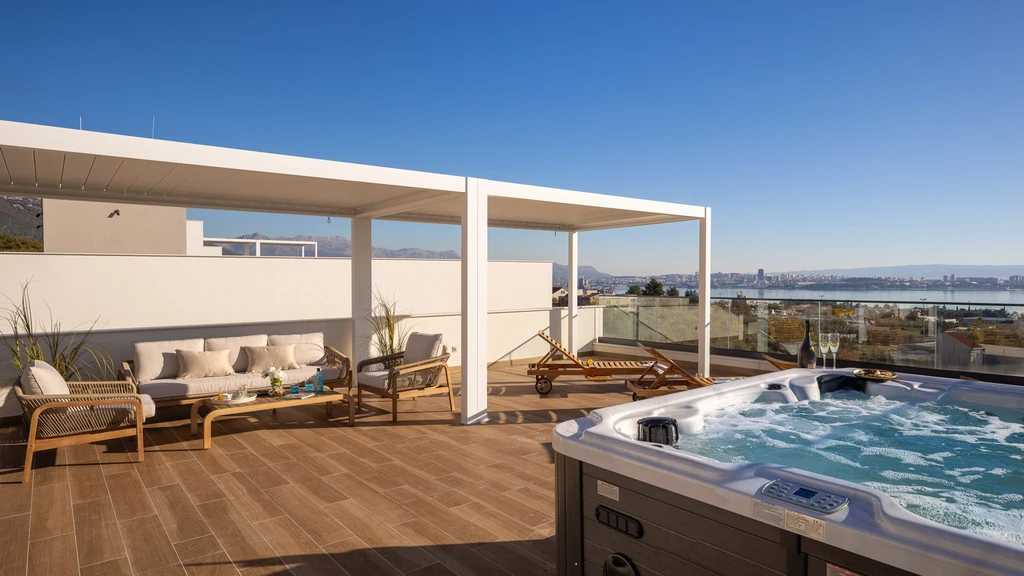 Modern Villa with Heated Pool and Sea View in Kaštel Sućurac