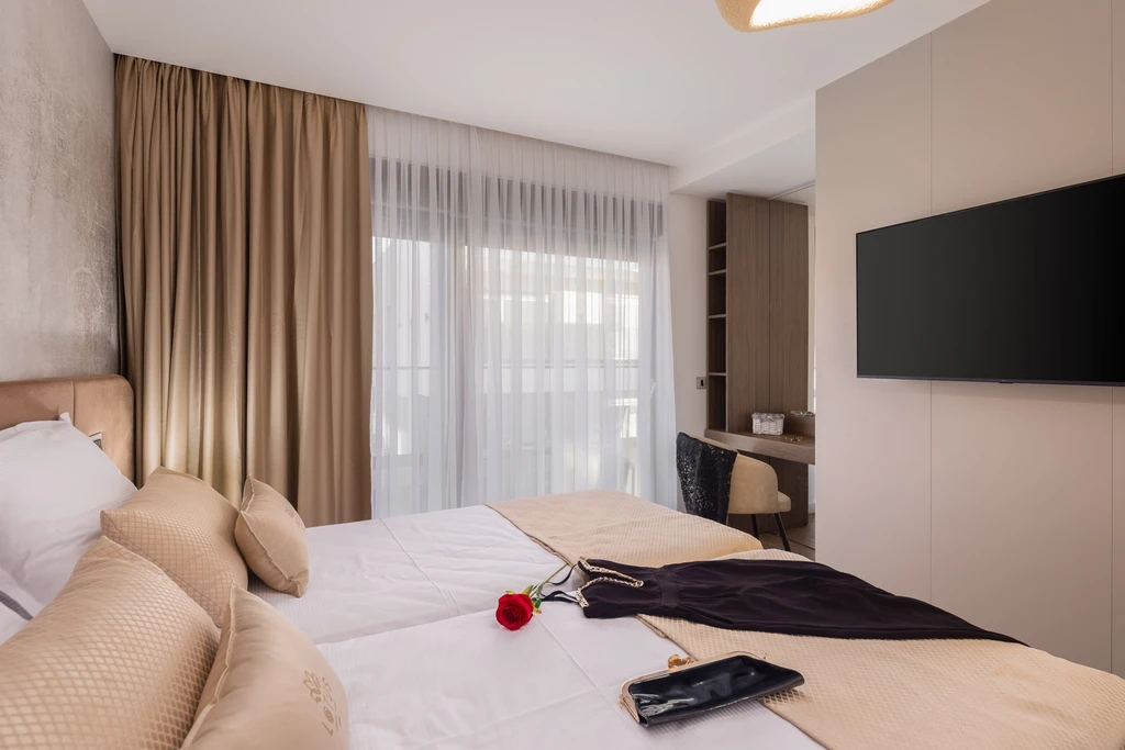 Contemporary Villas Retreat with Pool in Kaštel Sućurac
