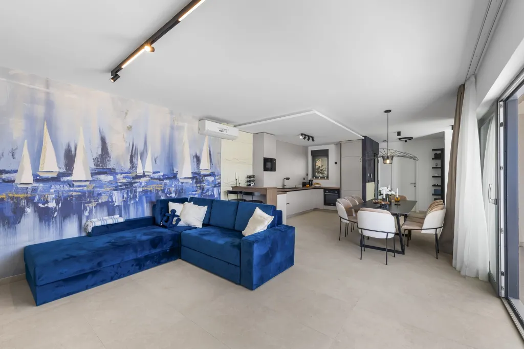 Modern 4-Bedroom Villa Retreat in Slano