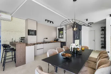 Modern 4-Bedroom Villa Retreat in Slano