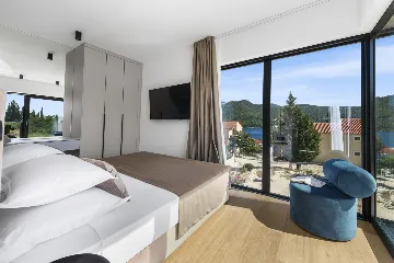 Modern 4-Bedroom Villa Retreat in Slano