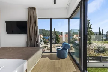 Modern 4-Bedroom Villa Retreat in Slano