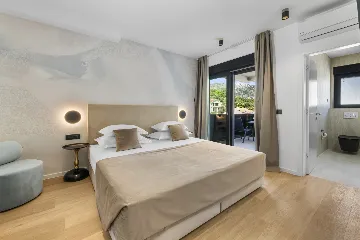 Modern 4-Bedroom Villa Retreat in Slano