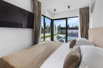 Modern 4-Bedroom Villa Retreat in Slano