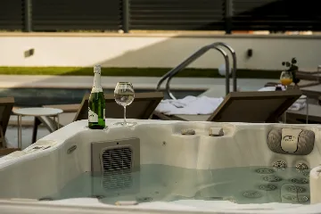 Modern 4-Bedroom Villa Retreat in Slano