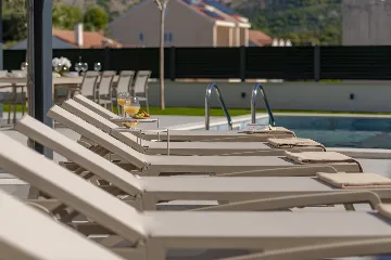 Spacious 4-Bedroom Villa Retreat in Slano