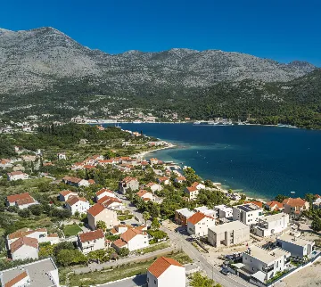 Spacious 4-Bedroom Villa Retreat in Slano