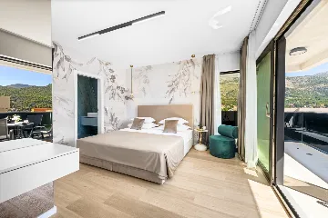 Spacious 4-Bedroom Villa Retreat in Slano