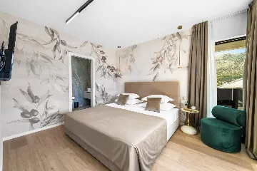 Spacious 4-Bedroom Villa Retreat in Slano