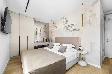 Spacious 4-Bedroom Villa Retreat in Slano